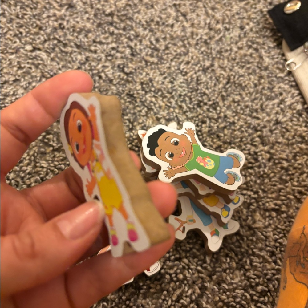 4 Cocomelon Puzzle Set - Picture 12 of 12